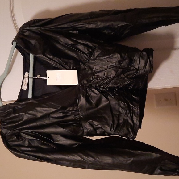 A WOMAN  LONGSELVE TOP - Picture 1 of 8